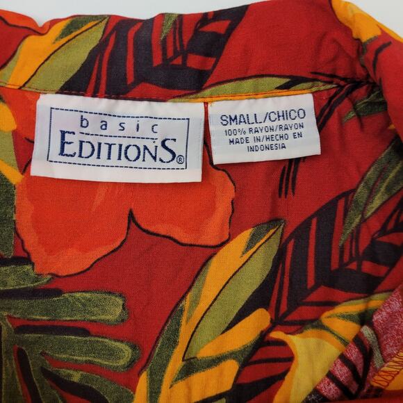 Basic Editions Vintage Red Tropical Floral Women's Short Sleeve Top Size Small - Picture 5 of 7